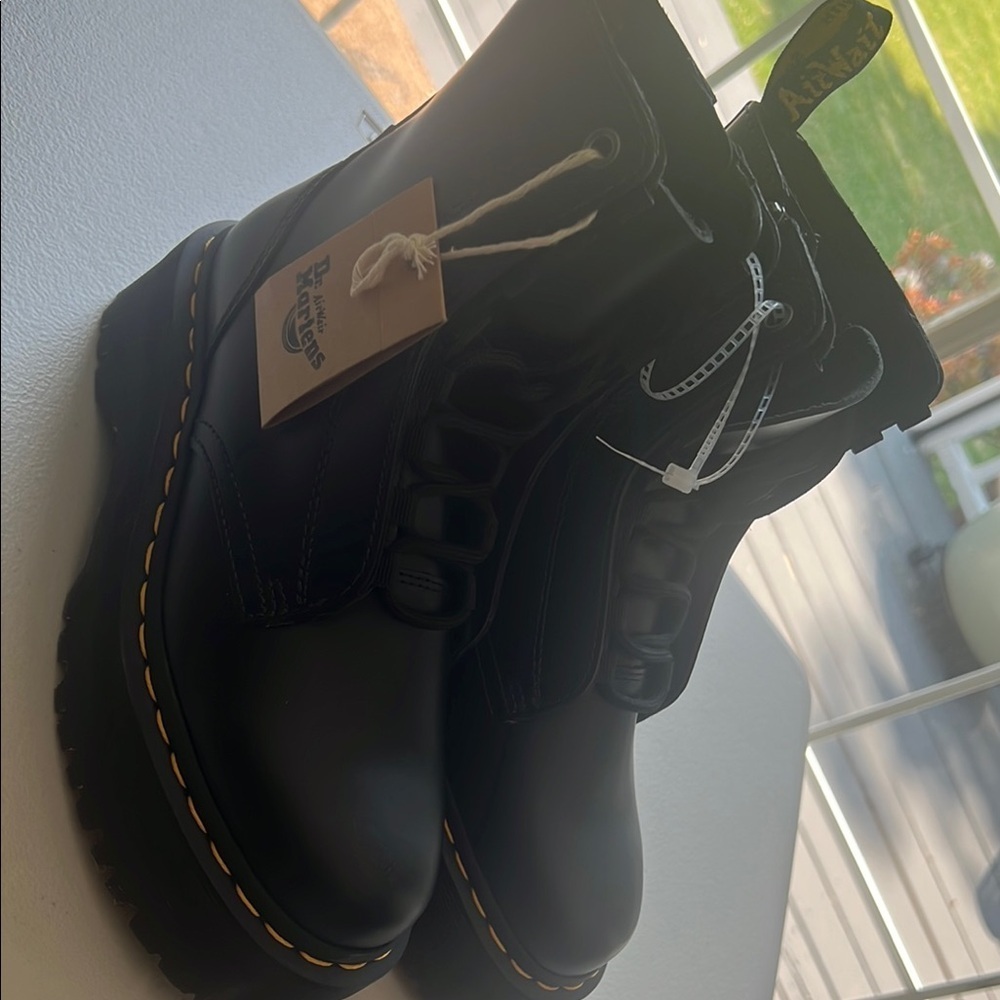 Dr. Martens Black Combat Boots woman’s size 5 Jarrick smooth platform boots